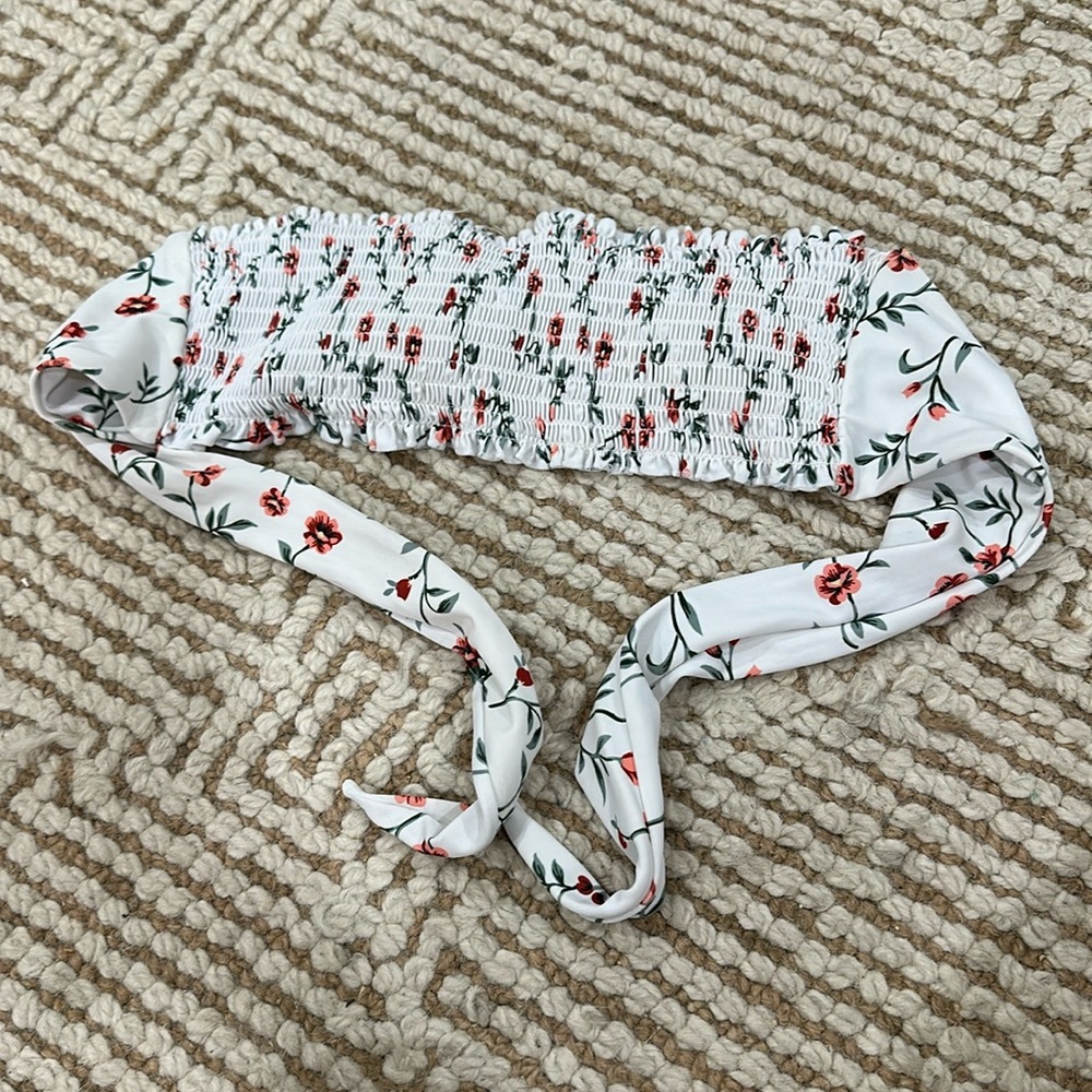 Zaful floral bikini top size small